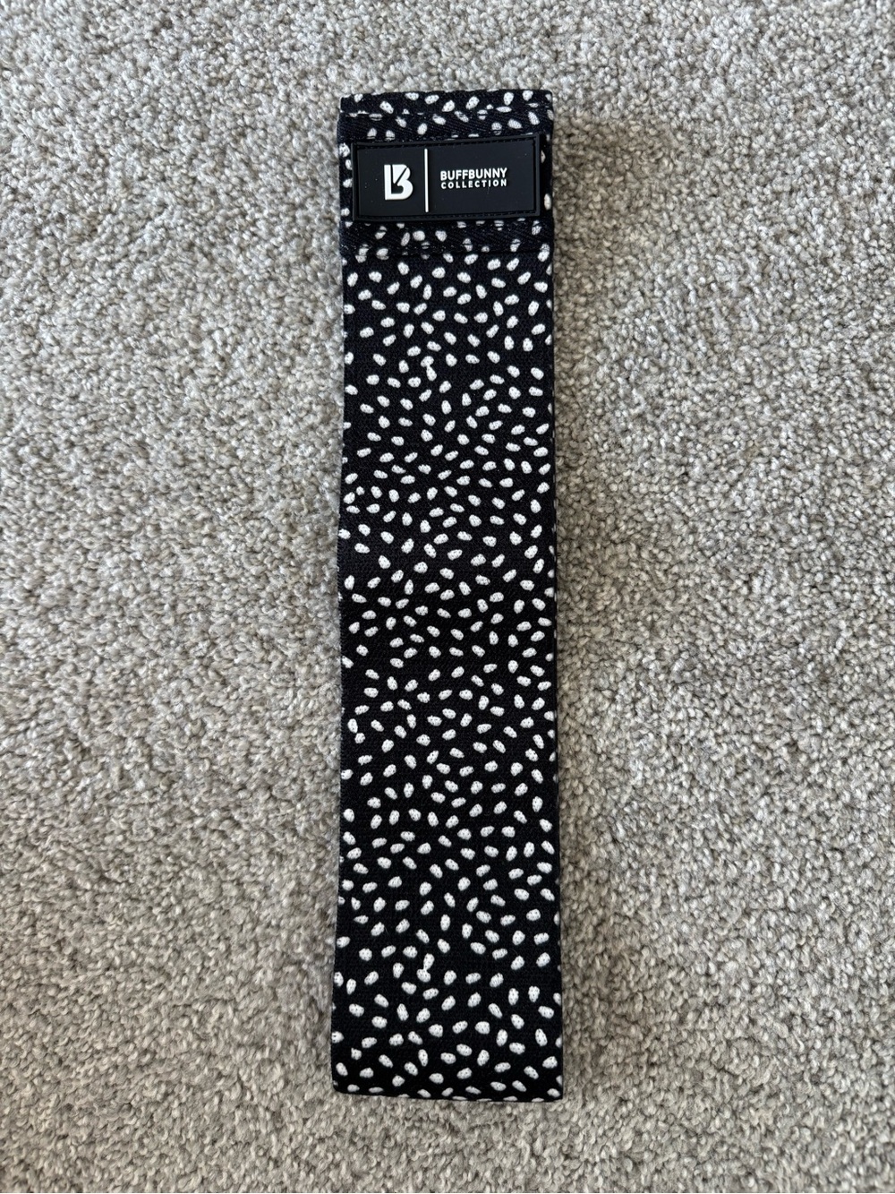 BuffBunny Black and White Speckled Fabric Resistance Band

New - never used